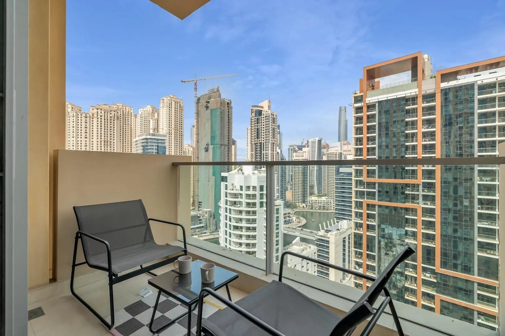 Guestready - Marina Canal Luxurious Retreat Dubai Apartment
